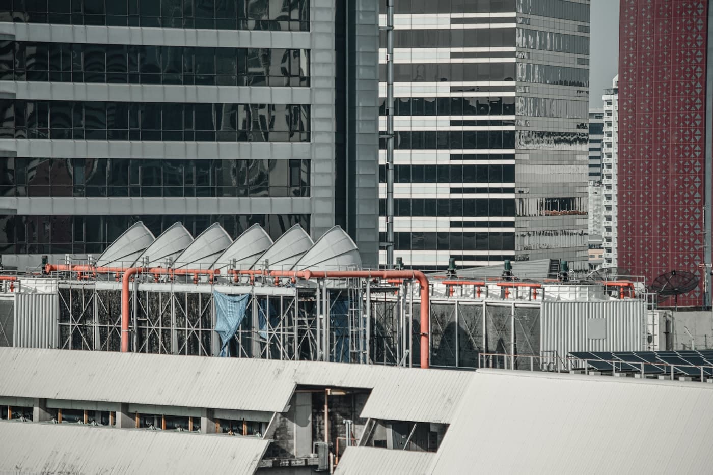Rooftop cooling plant and chiller systems